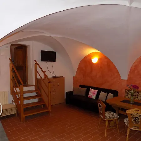 Apartman Latran 15