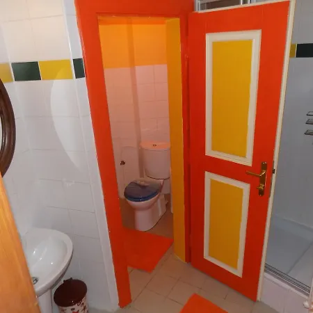 Apartman Latran 15 *